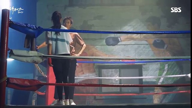 phân cảnh đấu võ khiến 2 diễn viên chính ngại ngùng