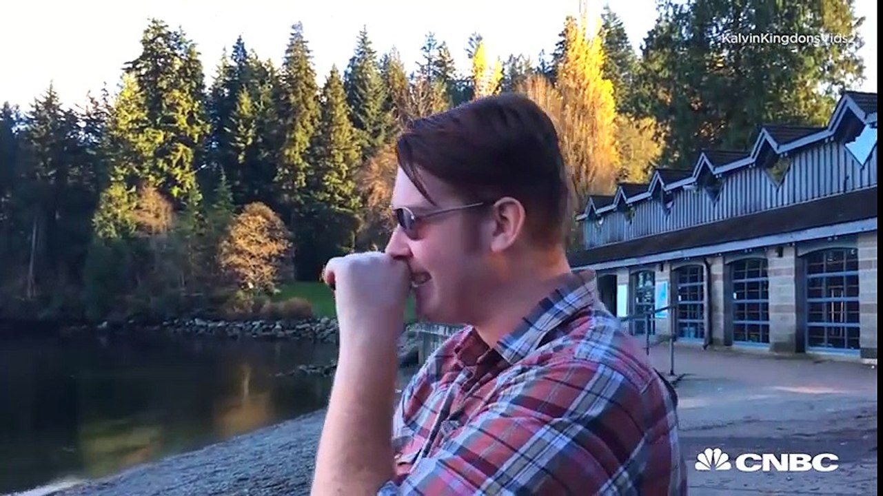 Xúc động trước phản ứng của những người mù màu đc nhìn thấy màu sắc lần đầu tiên trong đời