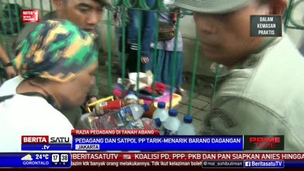 Puluhan PKL Tanah Abang Dirazia
