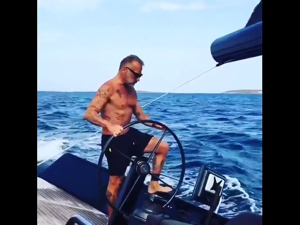 #OMG & #WOW - Italian millionaire Gianluca Vacchi dancing on the heels, playing in pool vs his dog