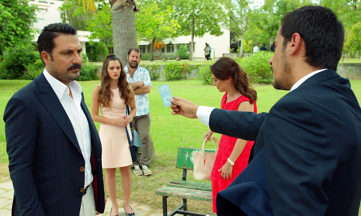Babam ve Ailesi 1. Bölüm - Günah gibi gizlediğin aileniz!