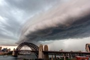Sydney Storm - Watch Bondi beach Cloud tsunami roll into Sydney in Australia
