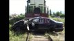 Report TV - Treni i udhëtarëve përplas automjetin në Mamurras, plagoset rëndë shoferi