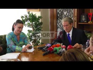 Report TV - Basha: Fituam! Vettingun do ta bëjnë shqiptarët, votojmë nesër reformën