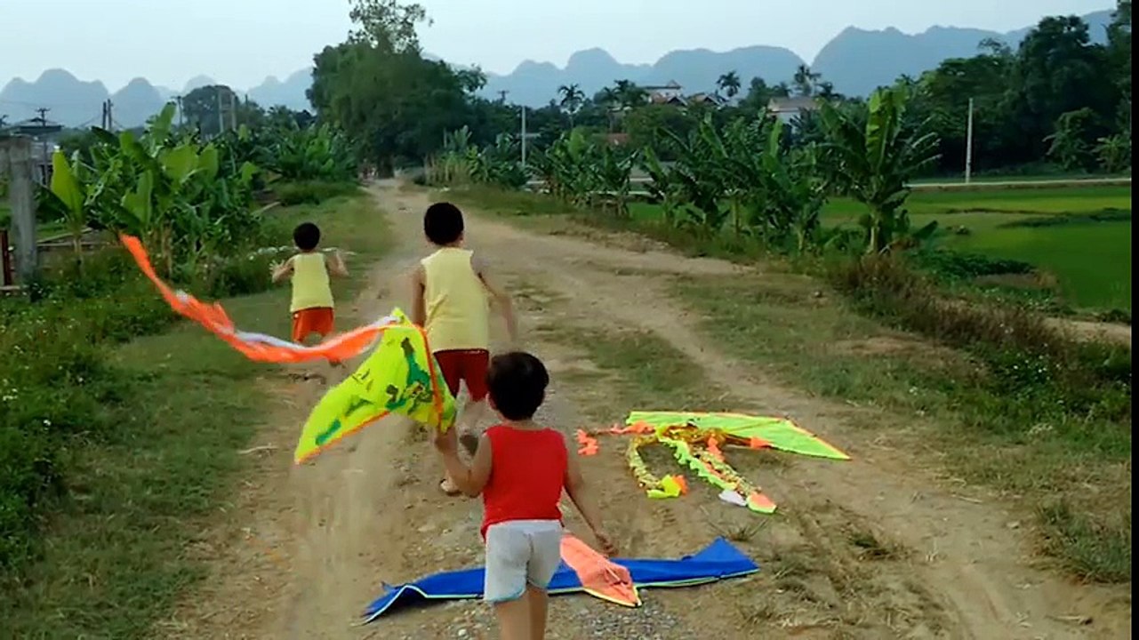 Những hình ảnh đẹp của tuổi thơ đang dần bị quên lãng