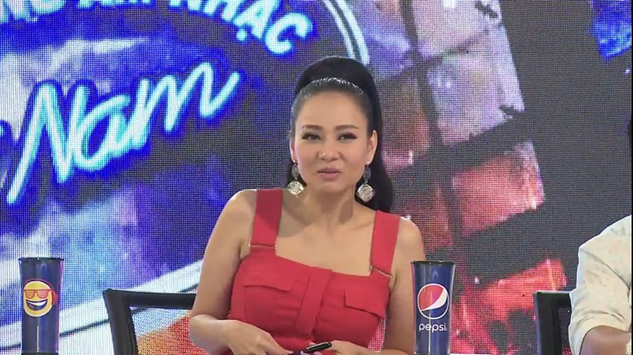 Chàng trai đánh đàn liên tục giả giọng Lam Trường, Khánh Phương, Duy Mạnh