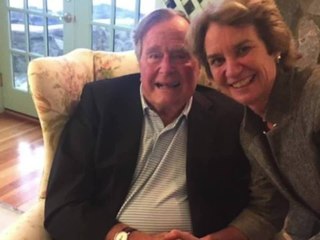 Is George H.W. Bush voting for Hillary Clinton?