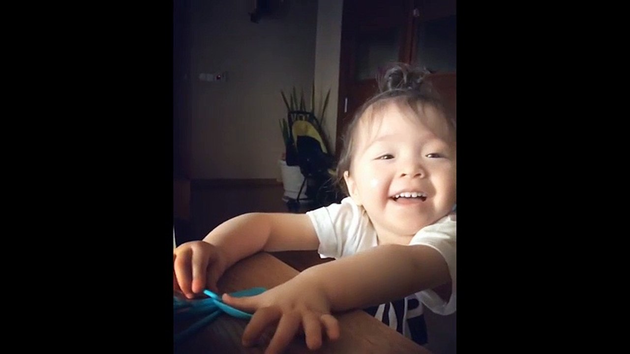 Cadie lại khiến dân mạng "chết mê" khi nói yêu mẹ quá dễ thương