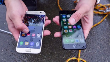 iPhone 7 vs S7 DEEP Water Test! How Deep Before It Dies_Wow