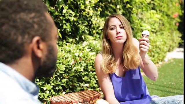 6 món không nên ăn trong buổi hẹn đầu tiên