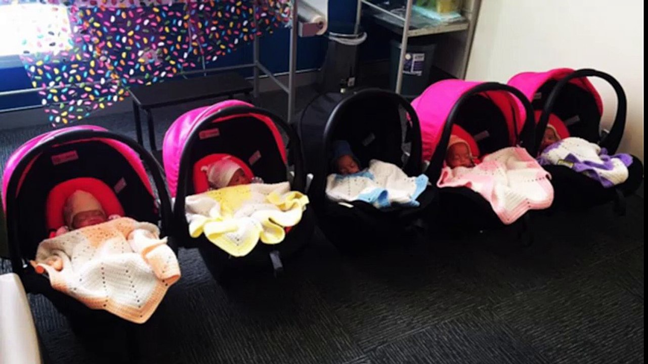 Người mẹ xinh đẹp sinh 5 đứa bé đáng yêu trong vòng 2 phút khoe con trong loạt ảnh mới