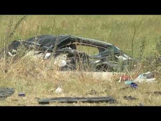 PERPLASEN 2 MAKINA, HUMB JETEN GRUAJA DHE 2 FEMIJET