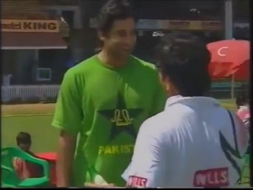 Pakistan Cricketers Behind the scene Rare Moments of 90s dressing room