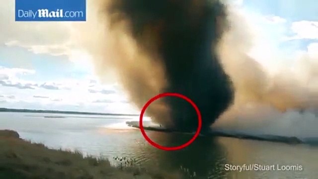 Lốc xoáy lửa nuốt chửng linh cứu hỏa