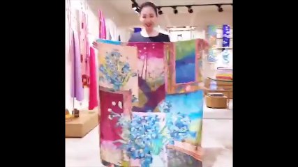 Từ một chiếc khăn, bạn có ngay bộ sưu tập thời trang xuân hè trong tủ