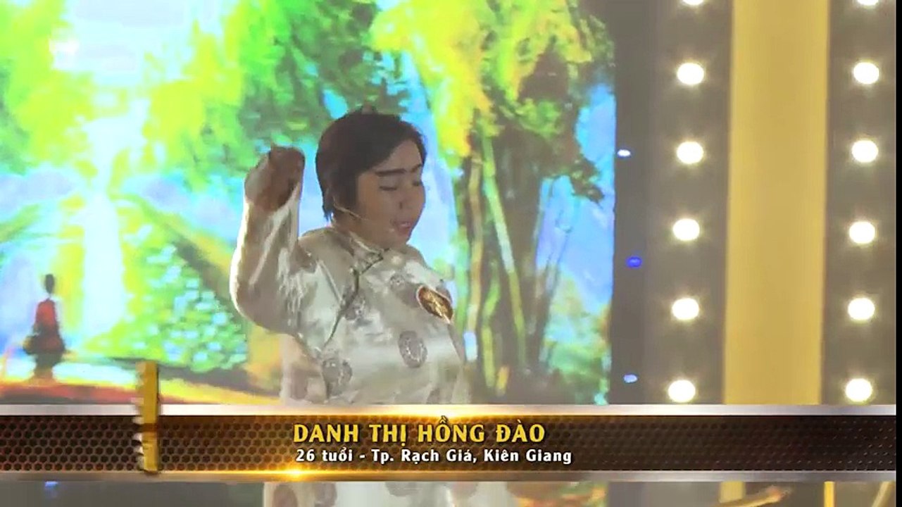 Đấu Trường Tiếu Lâm - Thí sinh Hồng Đào làm các HLV phải rớt nước mắt