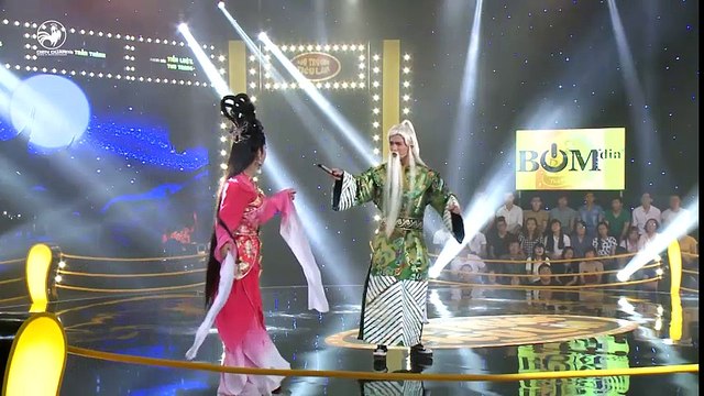 Đấu Trường Tiếu Lâm - “Chàng trai Điêu Thuyền” - Thanh Sơn làm HLV -điêu đứng- với vai giả gái.mp4