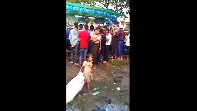 Lễ hội té nước và góc khuất đằng sau khiến bạn chạnh lòng