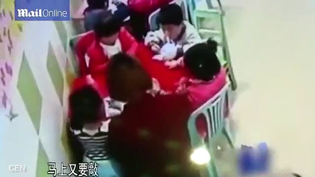 Cái kết không bất ngờ cho cô giáo bạo hành học sinh