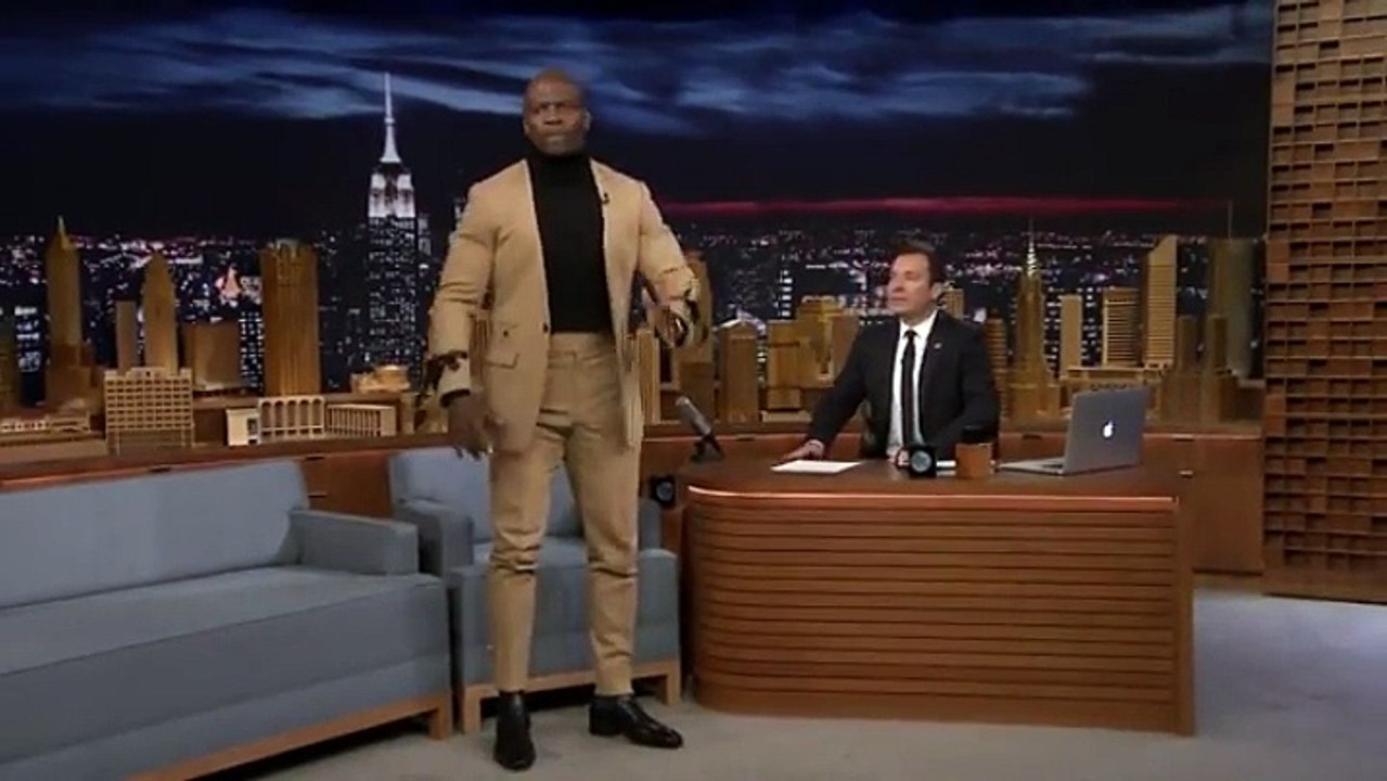 Terry Crews fait le robot