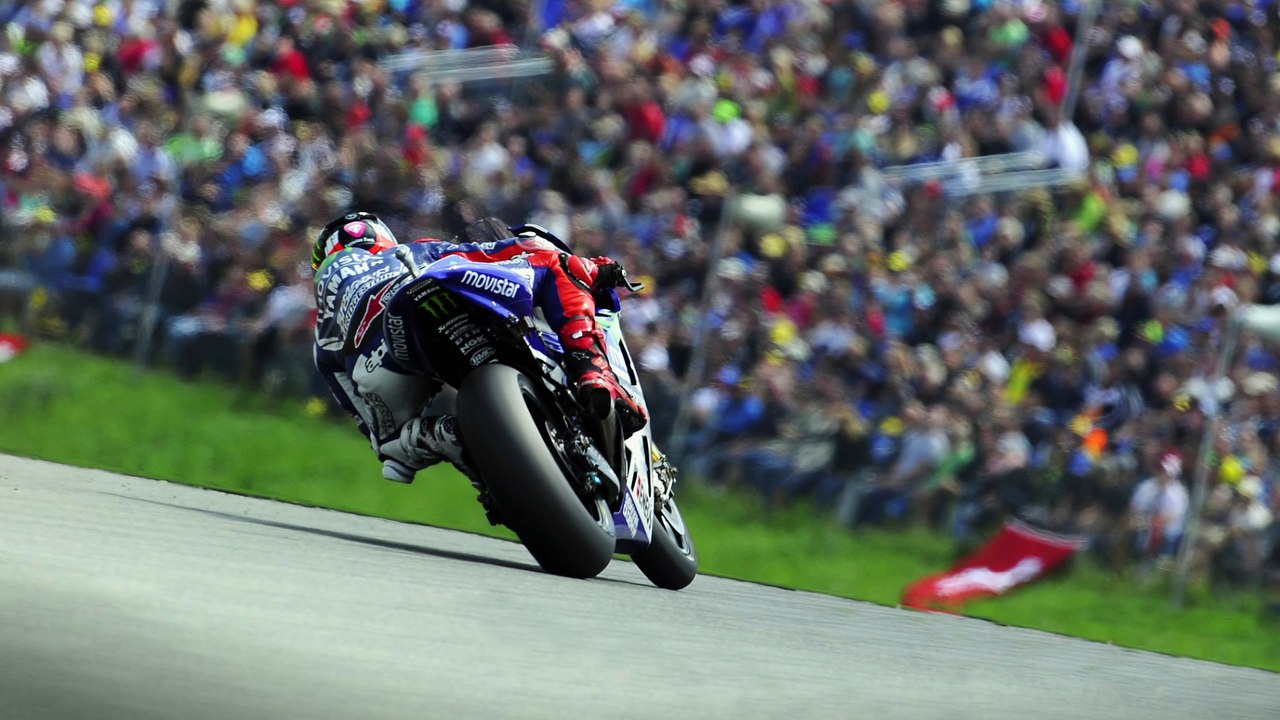 2015 Yamaha YZF-R1 Introduction