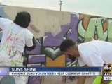 Phoenix Suns players, volunteers clean up the community