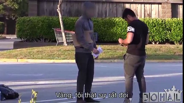 Lặng người vì cách cư xử của 1 người vô gia cư khi được nhờ tìm trẻ lạc