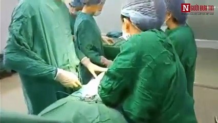 Cận cảnh một cuộc phẫu thuật độn bắp chân nội soi ở Hà Nội