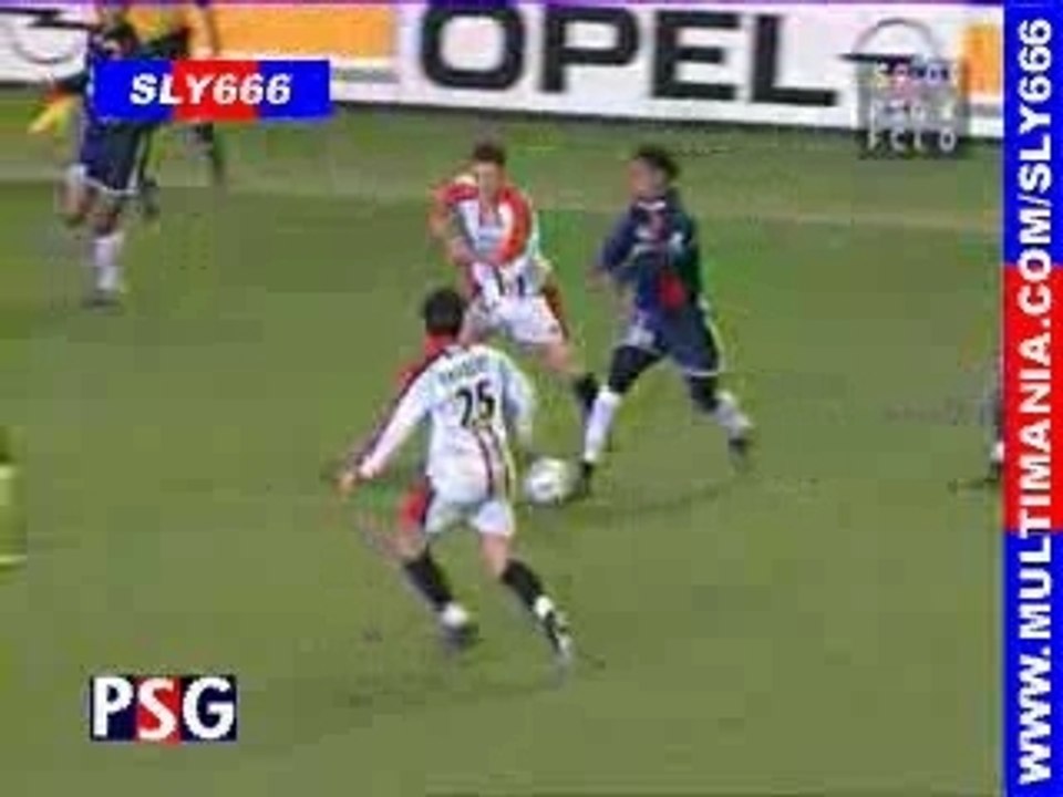 Football - Ronaldinho - Dribbles