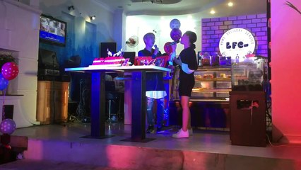 Yêu một người có lẽ Miu Lê, Lou Hoàng