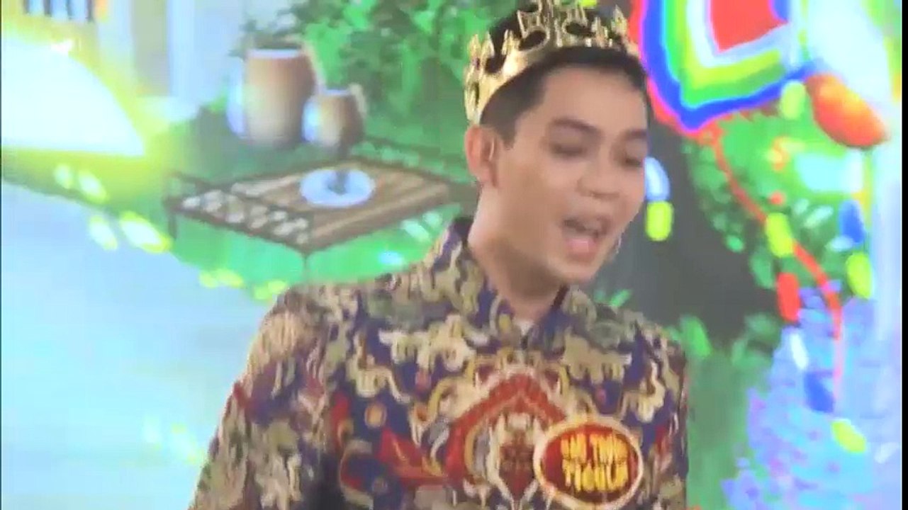 Đấu Trường Tiếu Lâm  Trần Tuấn Kiệt độc thoại Hài cực chất khiến các vị Giám Khảo phải đấu đá nhau dành lấy bạn ấy về với đội của mình