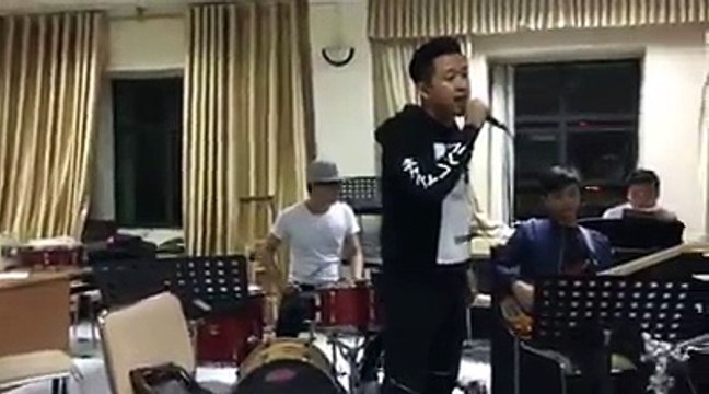 Tuấn Hưng tích cực tập luyện cho liveshow Đam mê