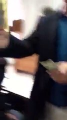 Giảng viên lì xì đầu năm cho sinh viên