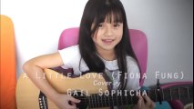 Bé gái gốc Việt vừa đàn vừa hát gây thích thú
