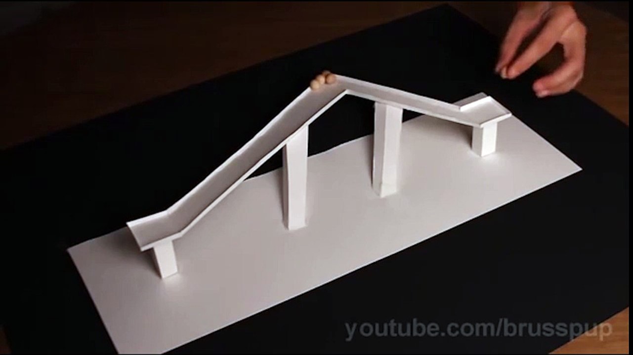 Video ảo diệu quả cầu tự lăn lên dốc, cẩn thận kẻo nhìn nhầm nhé!