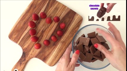 Hướng dẫn làm sô cô la bọc quả dâu ngon mắt