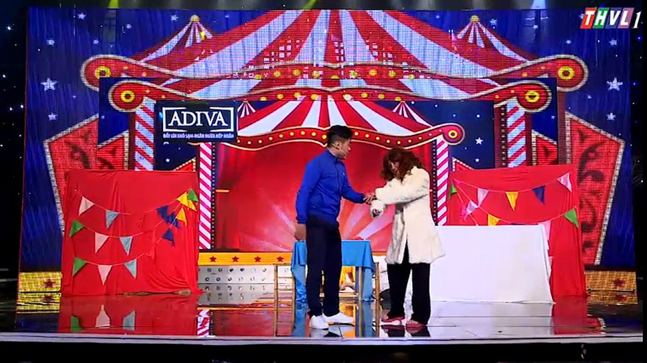 Lan Khuê khóc cười với màn tái diễn sự cố ‘trao nhầm vương miện’ của Huỳnh Lập