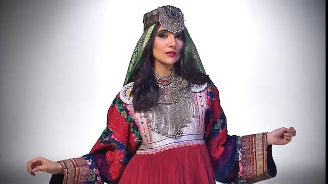 Váy cưới vòng quanh châu Á