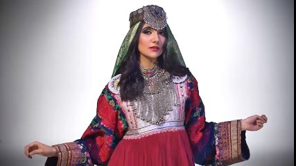 Váy cưới vòng quanh châu Á