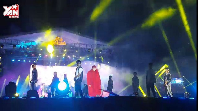 Sơn Tùng MTP bật khóc khi kể về bà ngoại