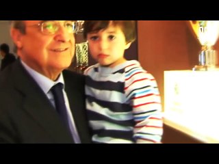 Cuộc gặp gỡ đầy nước mắt của Cristiano Ronaldo và bé trai mất cả gia đình sau tai nạn