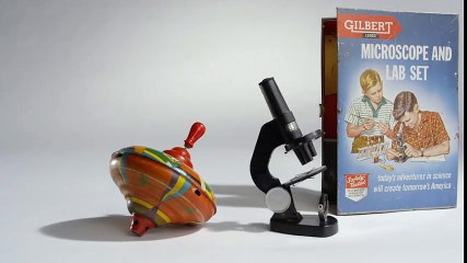 Đồ chơi trẻ em biến đôi qua 100 năm