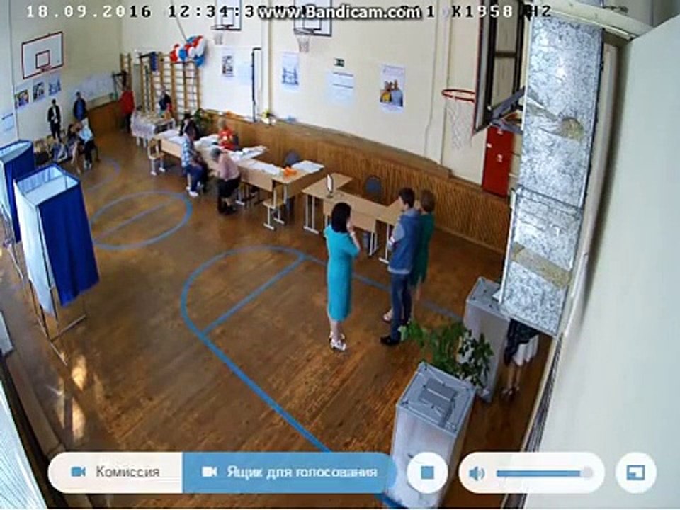 Gros bourrage d’urnes aux élections russes ! Pris en FLAG