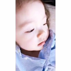 Con gái Elly Trần tập nói