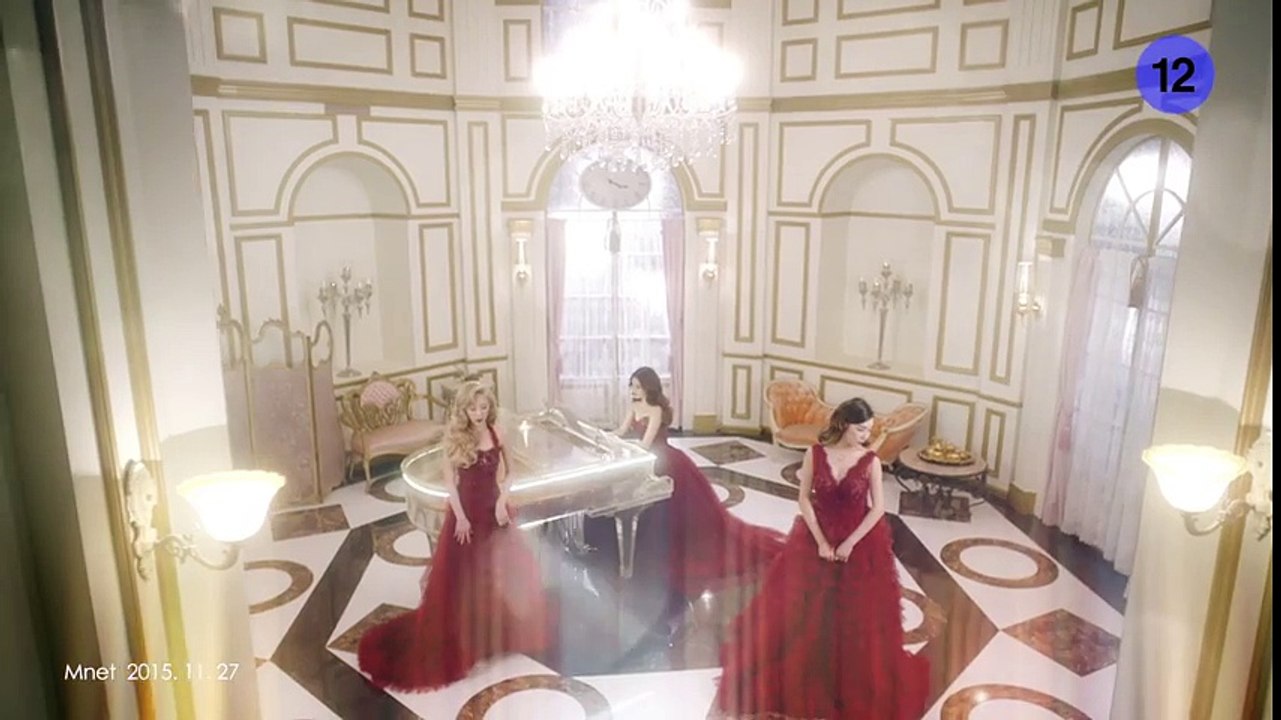 Taetiseo xinh đẹp nhá hàng MV Dear Santa