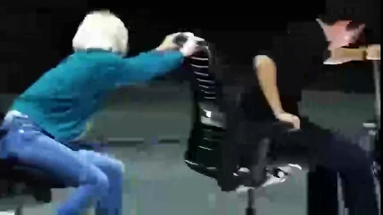 Trò chơi điện tử phiên bản người thật cực hài hước