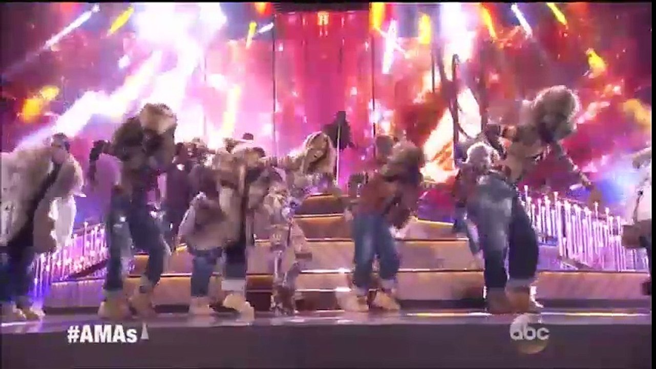 Jennifer Lopez' AMAs 2015