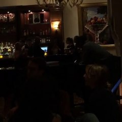Justin Bieber hát My Girl tặng Selena Gomez
