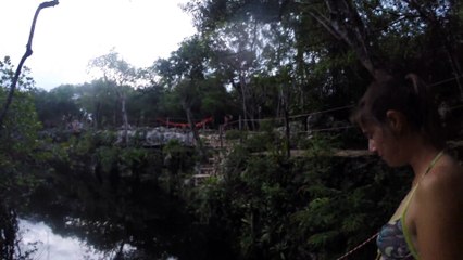 Brassées dans la cenote de Tullum