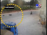 Horrible road accident caught on camera in Hyderabad - Tv9 Gujarati